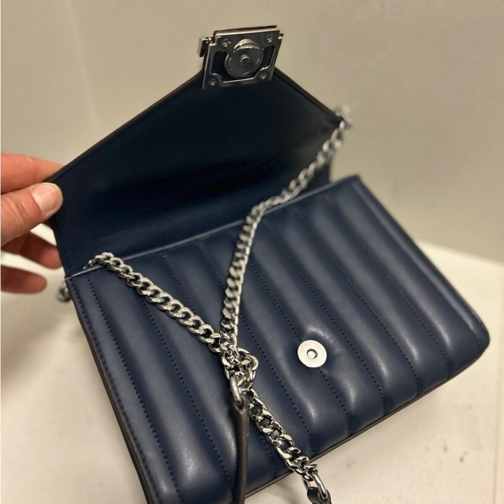 Michael Kors Blue Chevron Crossbody Bag with dust bag - Picture 8 of 9